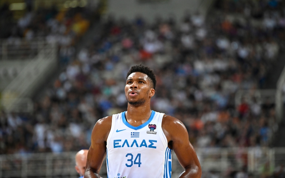 γιάννης-αντετοκούνμπο-απών-από-το-φιλ-561996538