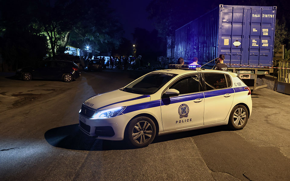 μεταναστευτικό-ο-ελαιώνας-έκλεισε-το-562004671