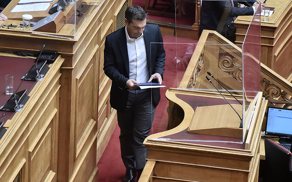 βουλή-κόντρα-σε-υψηλούς-τόνους-για-τις-562014316