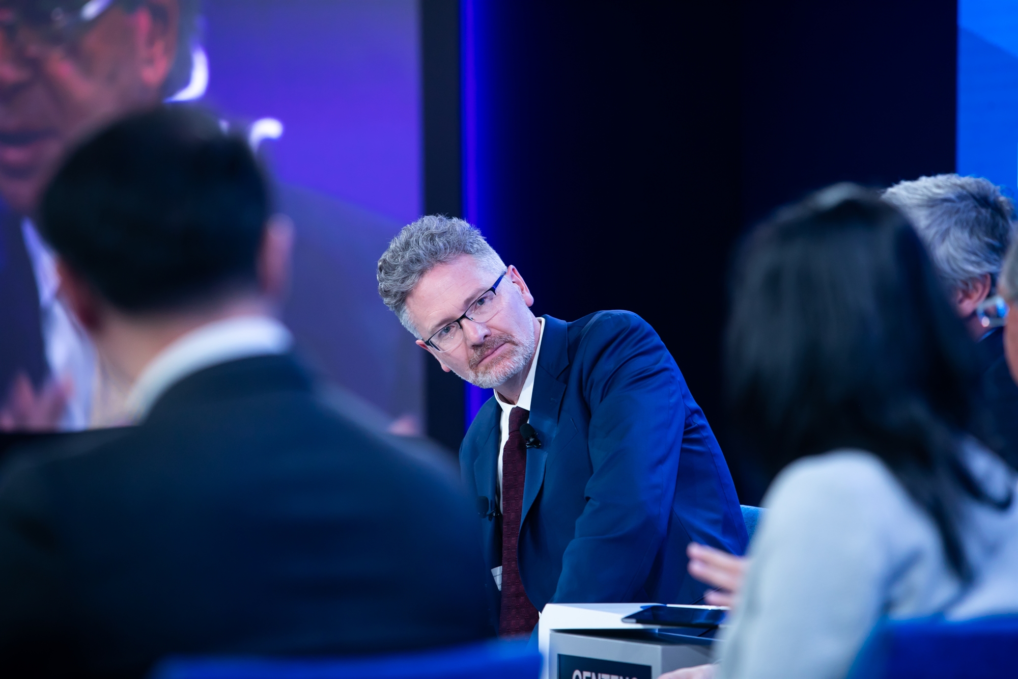 ο-ιστορικός-της-οικονομίας-aνταμ-τουζ-σ-561989458