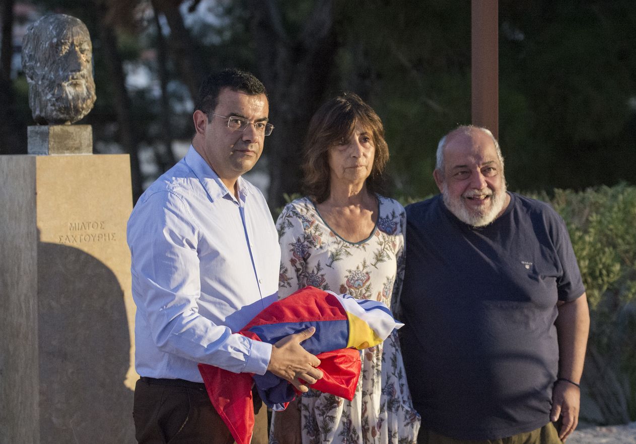 Καλώς ήλθες ξανά στο «σπίτι» σου στην Υδρα, Μίλτο Σαχτούρη!-1