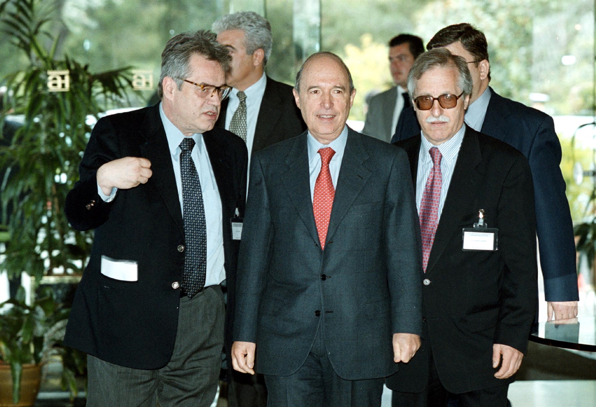 Οι κλειδοκράτορες του Μαξίμου-2