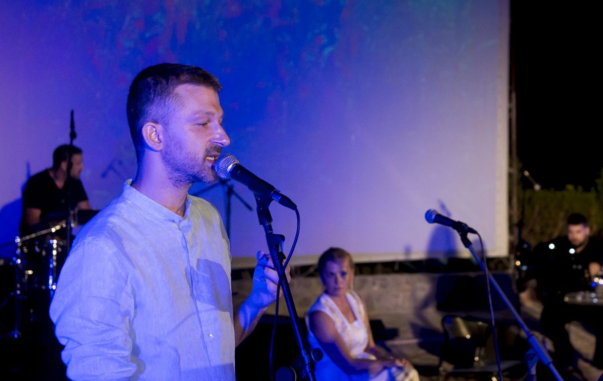 Καλώς ήλθες ξανά στο «σπίτι» σου στην Υδρα, Μίλτο Σαχτούρη!-2