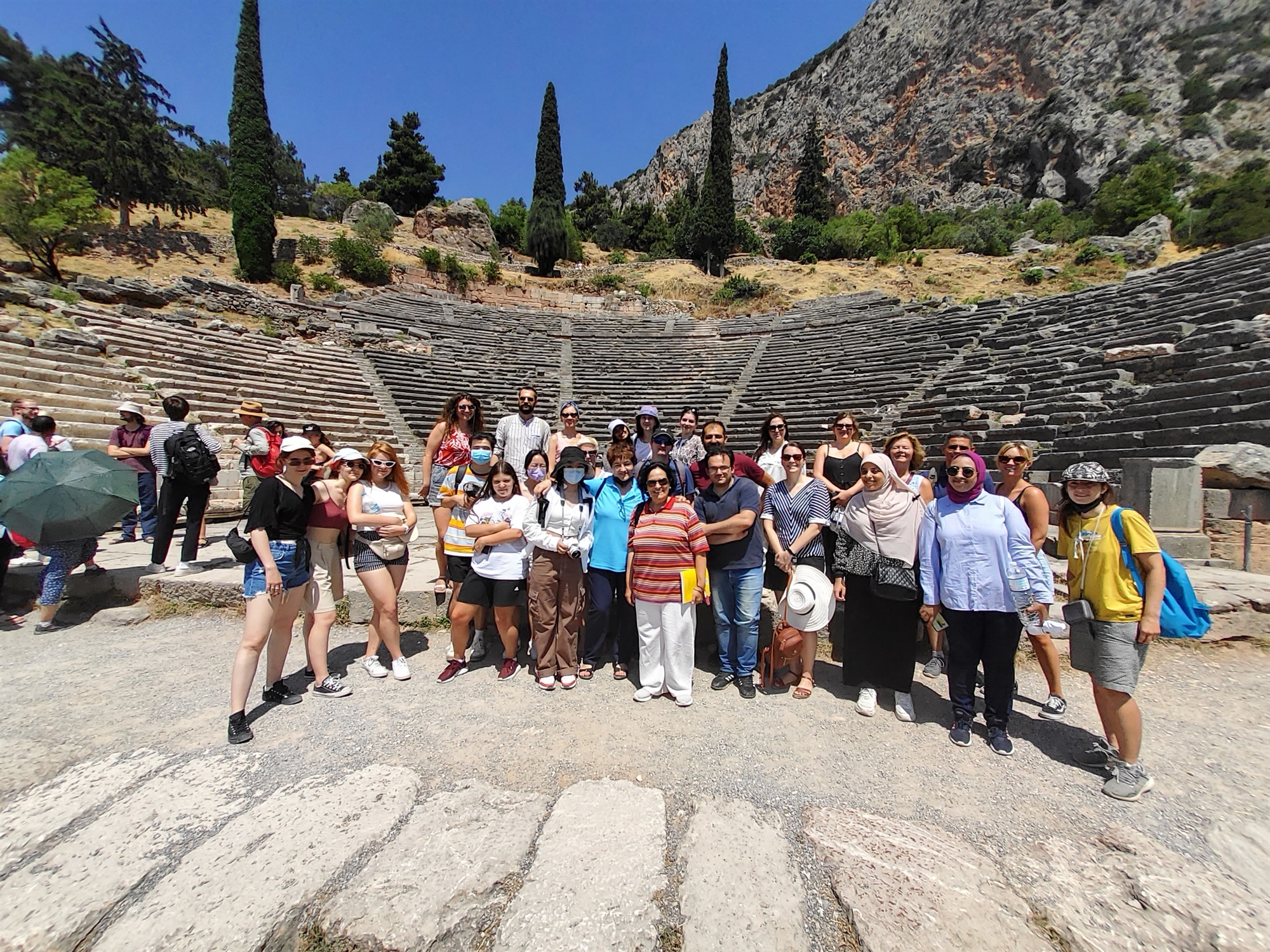 ξένοι-φοιτητές-σε-εντατικά-της-νεοελ-561988663