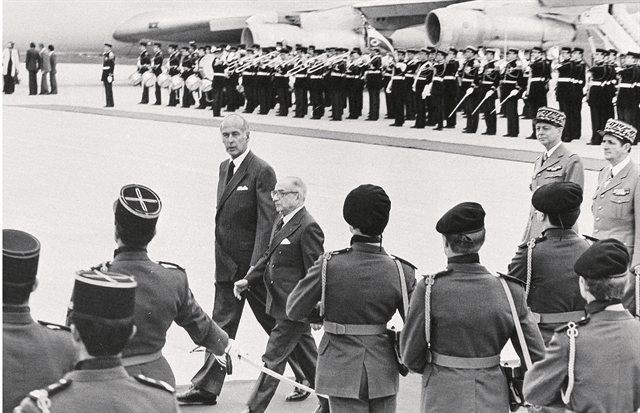 ο-κωνσταντίνος-τσάτσος-στο-παρίσι-562015894