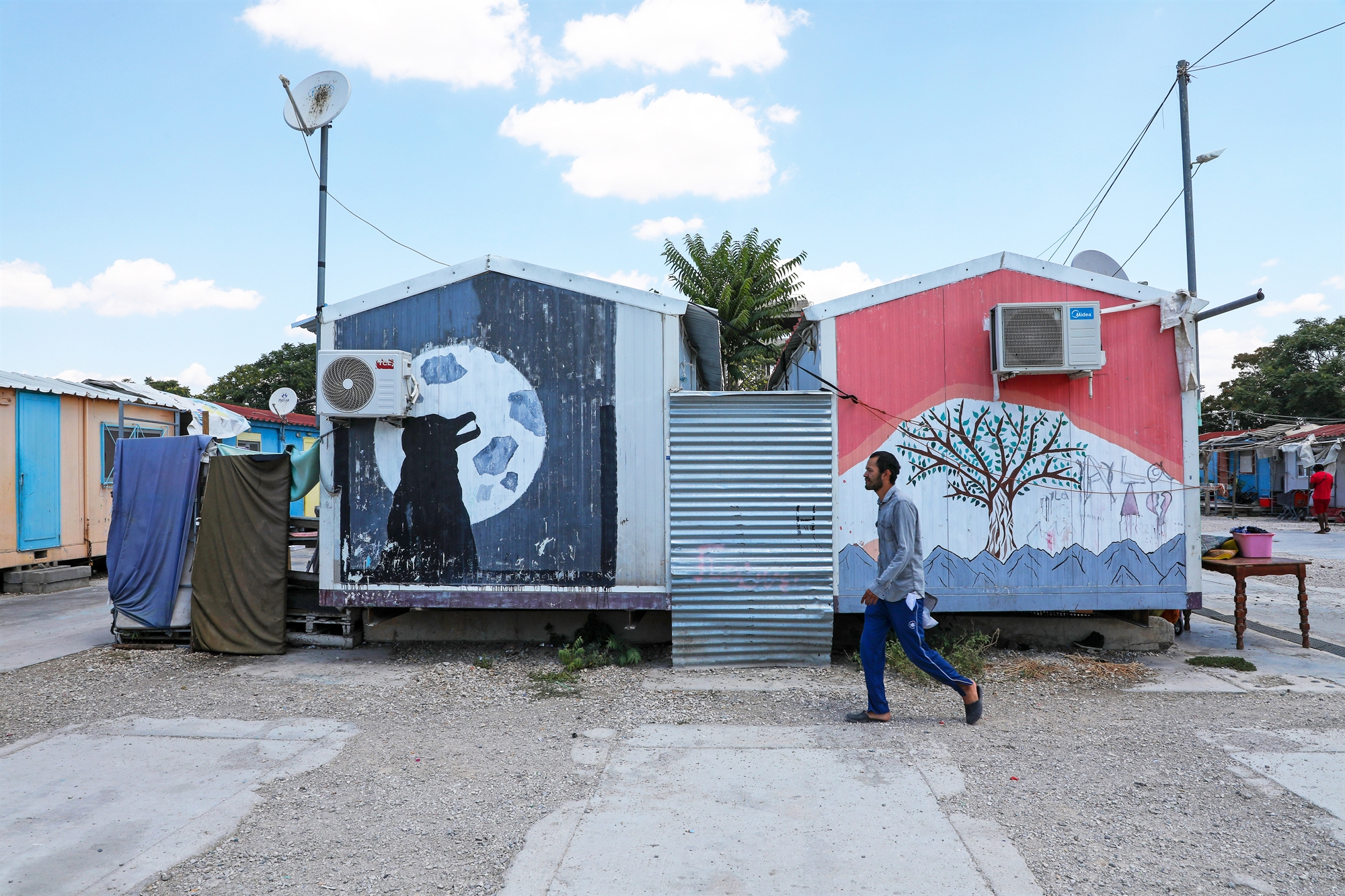 μεταναστευτικό-ο-ελαιώνας-έκλεισε-το-562003927