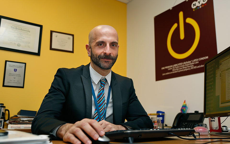 ηπα-ένας-έλληνας-ηγείται-της-μάχης-κατ-561983881