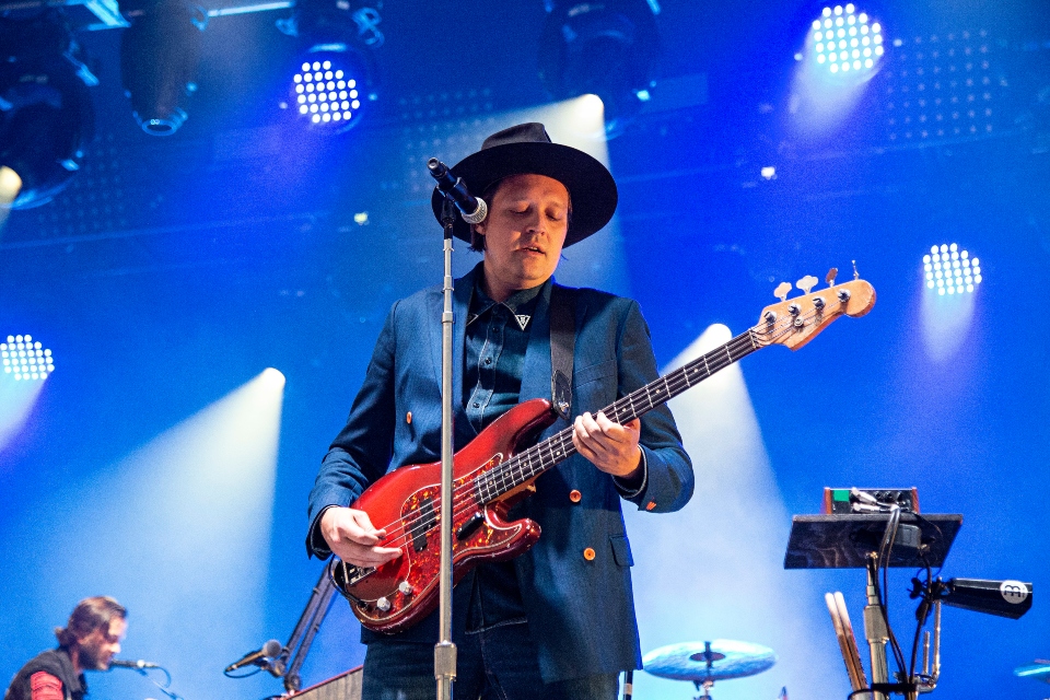 ο-γουίν-μπάτλερ-των-arcade-fire-κατηγορείται-γι-562016992