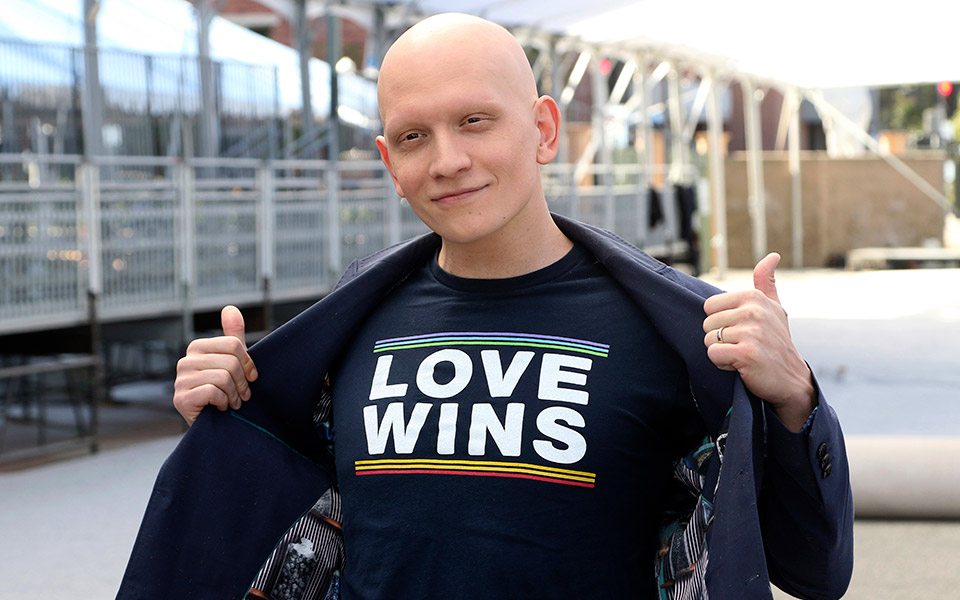 άντονι-κάριγκαν-η-αλωπεκία-με-έκανε-κα-562008265