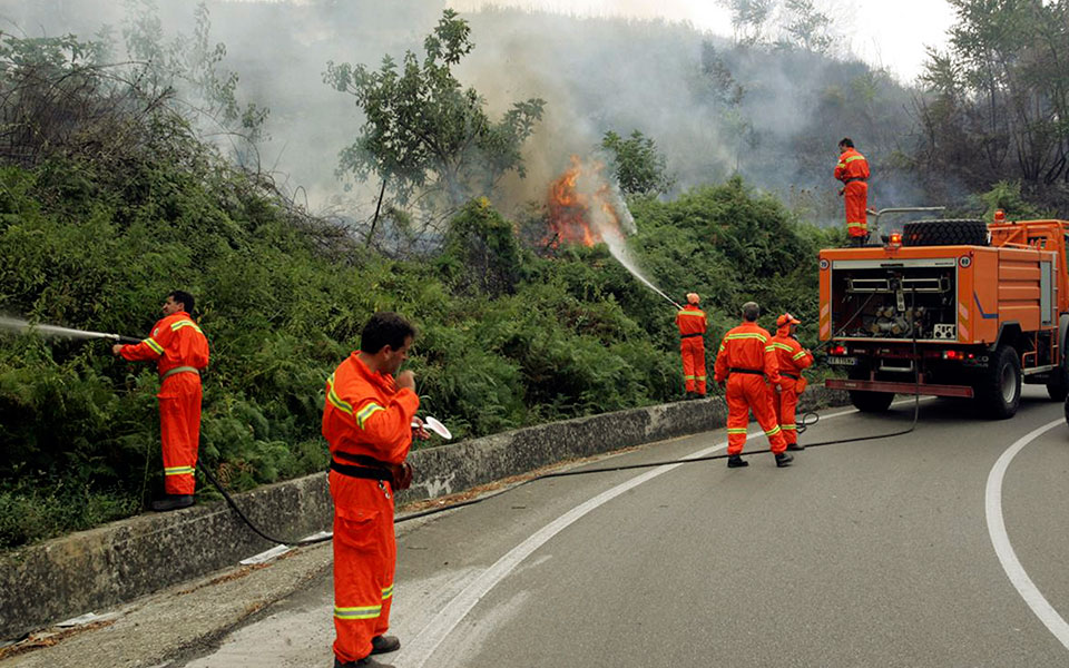 ιταλία-πυρκαγιά-στο-νησί-παντελερία-562003231