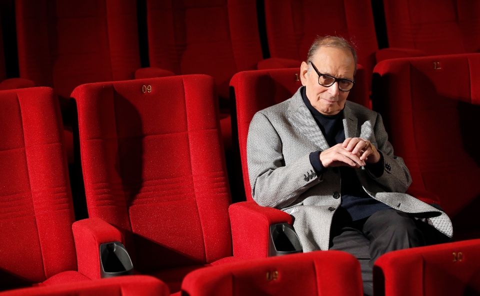 mural-για-τον-ένιο-μορικόνε-κάνει-την-θεσσα-561988414