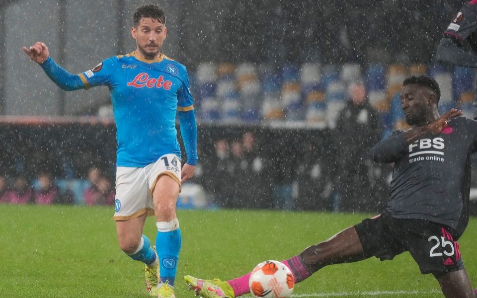 νάπολι-το-αντίο-του-μέρτενς-561986872