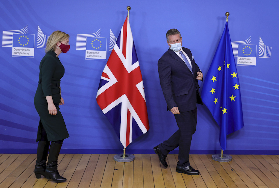 νέα-ηγεσία-στο-λονδίνο-νέα-σύννεφα-σ-561991234