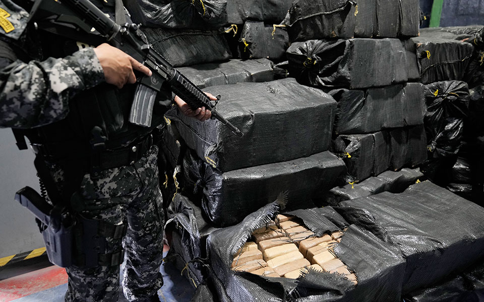 ισημερινός-κατασχέθηκαν-32-τόνοι-κοκαΐ-562007431