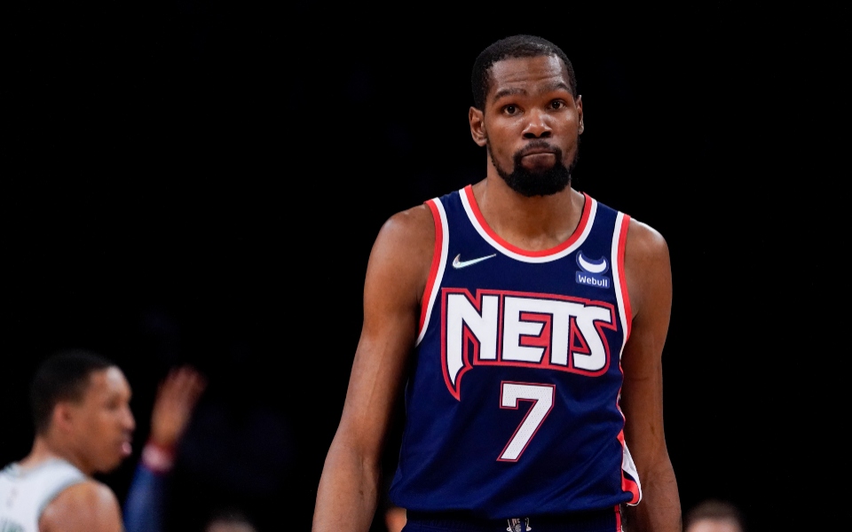 κέβιν-ντουράντ-συνεχίζει-στους-μπρού-562009897