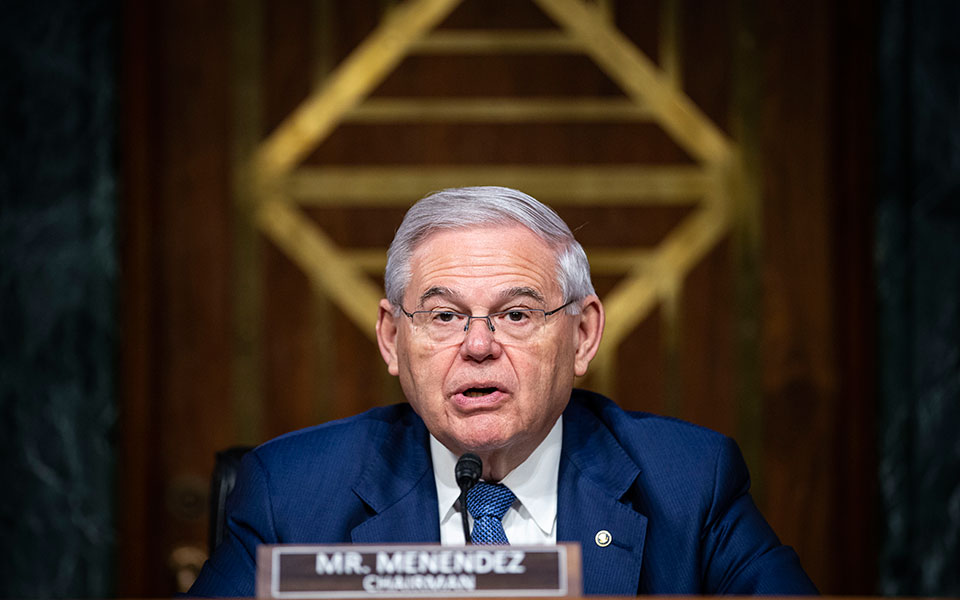 ρόμπερτ-μενέντεζ-στην-κ-ηχηρό-μήνυμ-562007386