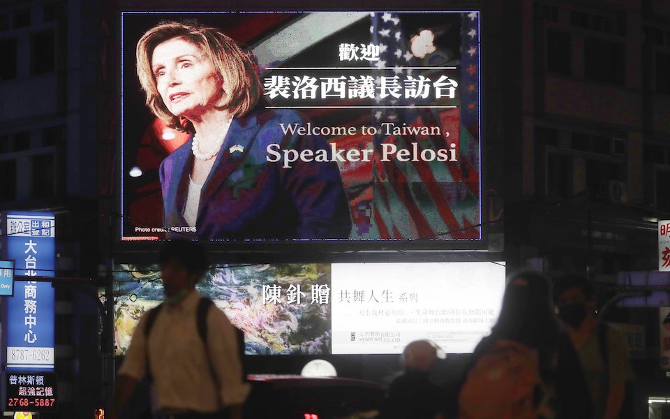 ταϊβάν-η-πελόζι-έφυγε-αφήνοντας-πίσω-τ-561986434