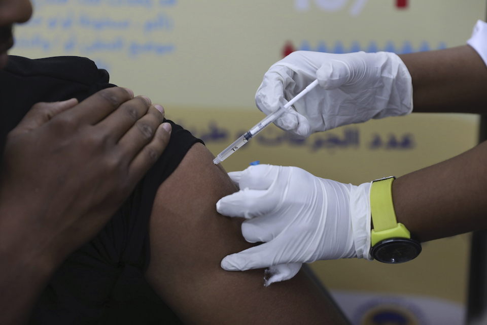 Πότε θα τελειώσει η πανδημία; Τι κάνουμε από εδώ και πέρα; Τρεις ειδικοί απαντούν-1