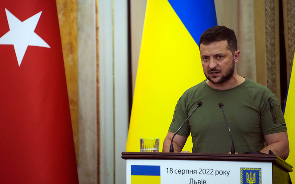 ζελένσκι-όχι-σε-ειρηνευτικές-διαπρ-562003885