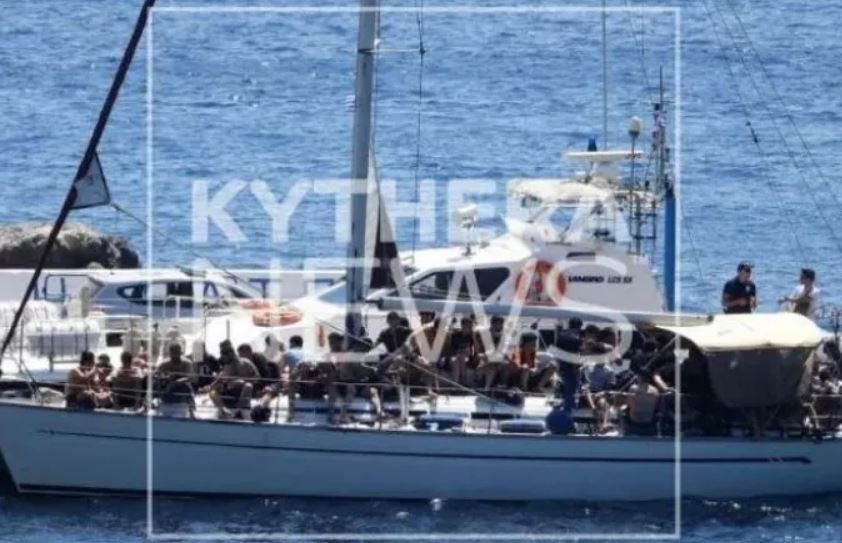 Δύο ιστιοφόρα με 170 μετανάστες στα Κύθηρα-1