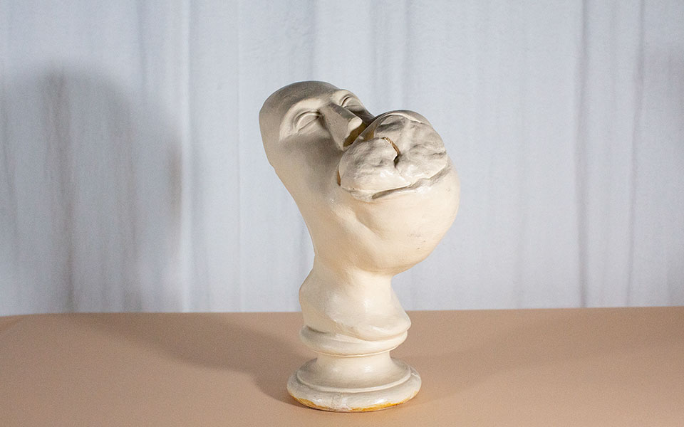 δεινόσαυρος-με-καρκίνο-και-χειρουργε-561990736