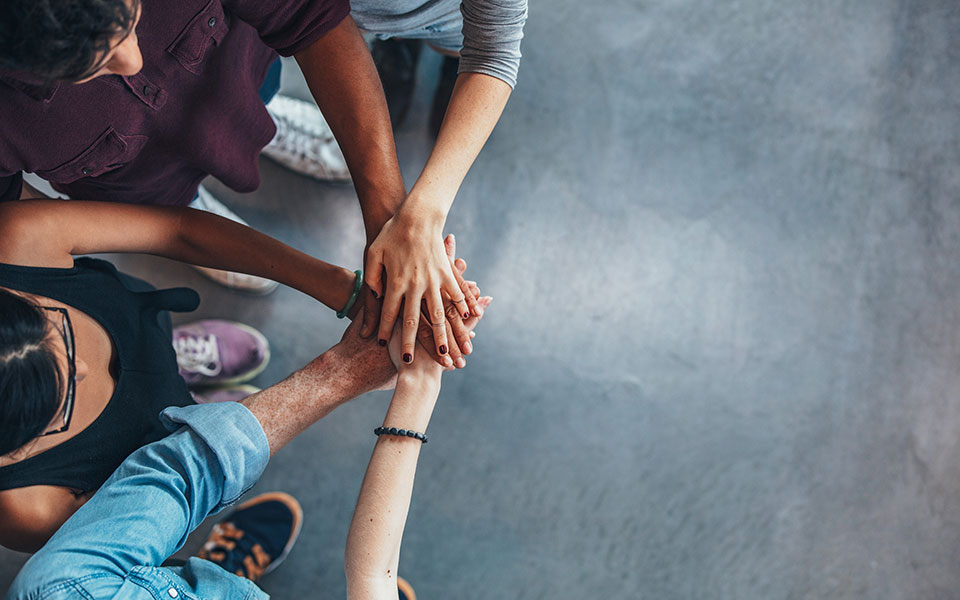 με-ποιους-τρόπους-δενόμαστε-με-τους-άλ-562017049