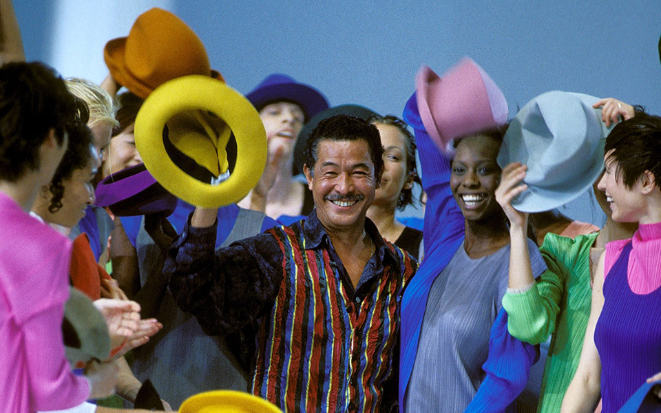 ισέι-μιγιάκε-1938-2022-ο-σχεδιαστής-της-ελευθ-562004782