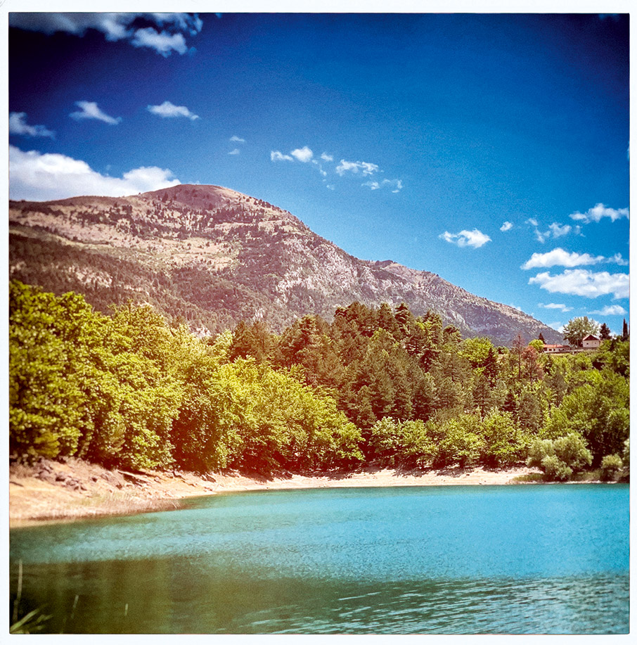 Τσουκαρέλα, Ρόσα και Τζίνα μιλούν για τον καρχαρία Μπρους και τον χιμπατζή Μπαζού στη λίμνη Τσιβλού-2