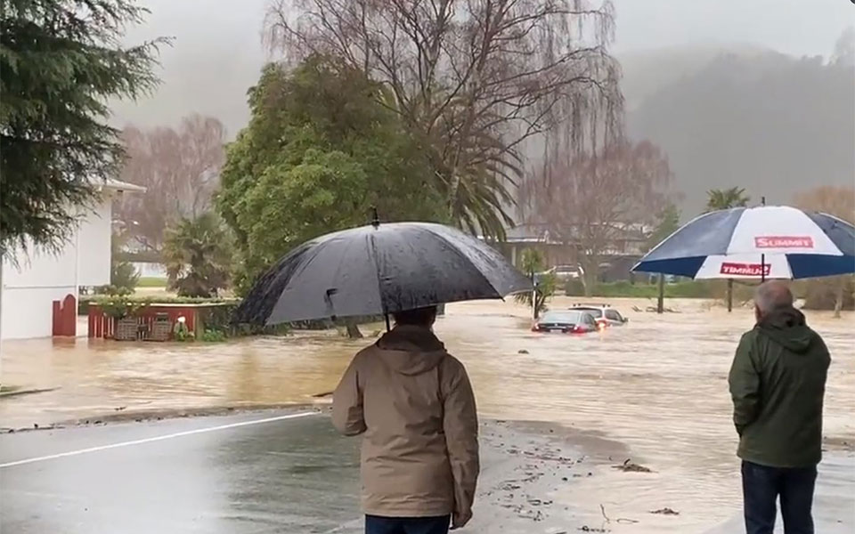 νέα-ζηλανδία-καταρρακτώδεις-βροχές-κ-562002037