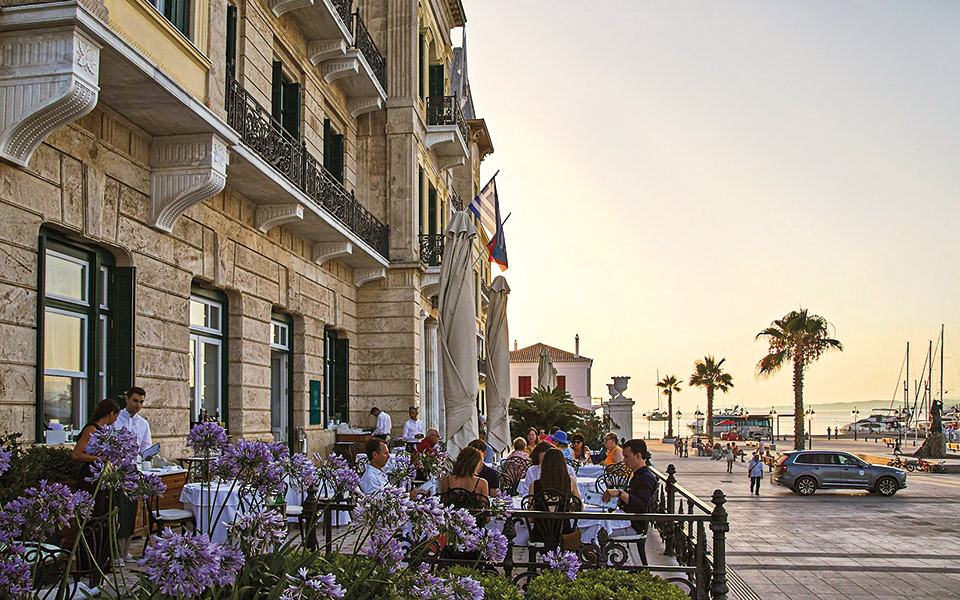 γεύμα-από-υλικά-των-ονείρων-στις-σπέτσ-562008136