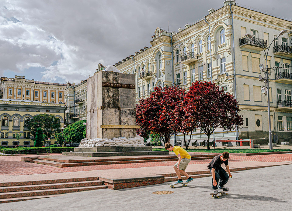 Στην Ουκρανία, το καλοκαίρι χάθηκε για την Γενιά Ζ-7