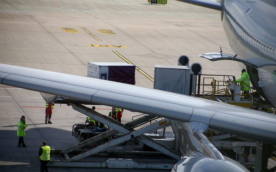 κως-χειροπέδες-σε-τουρίστα-που-κάπνιζ-561993253