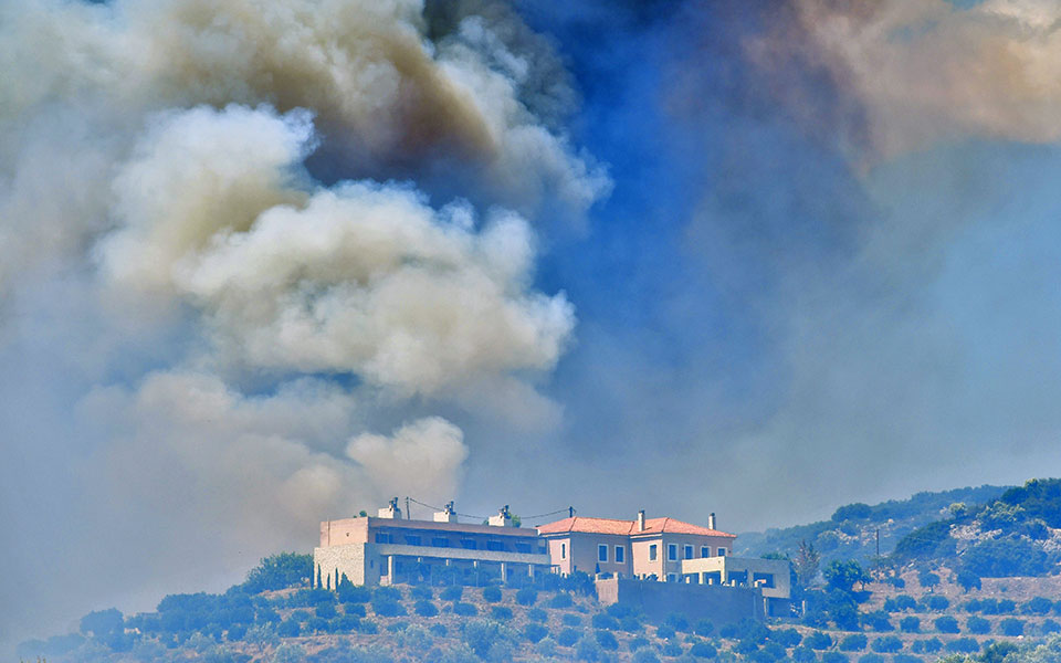 Αργολίδα: Φωτιά στην περιοχή Πυργιώτικα – Επιχειρούν ισχυρές δυνάμεις-1