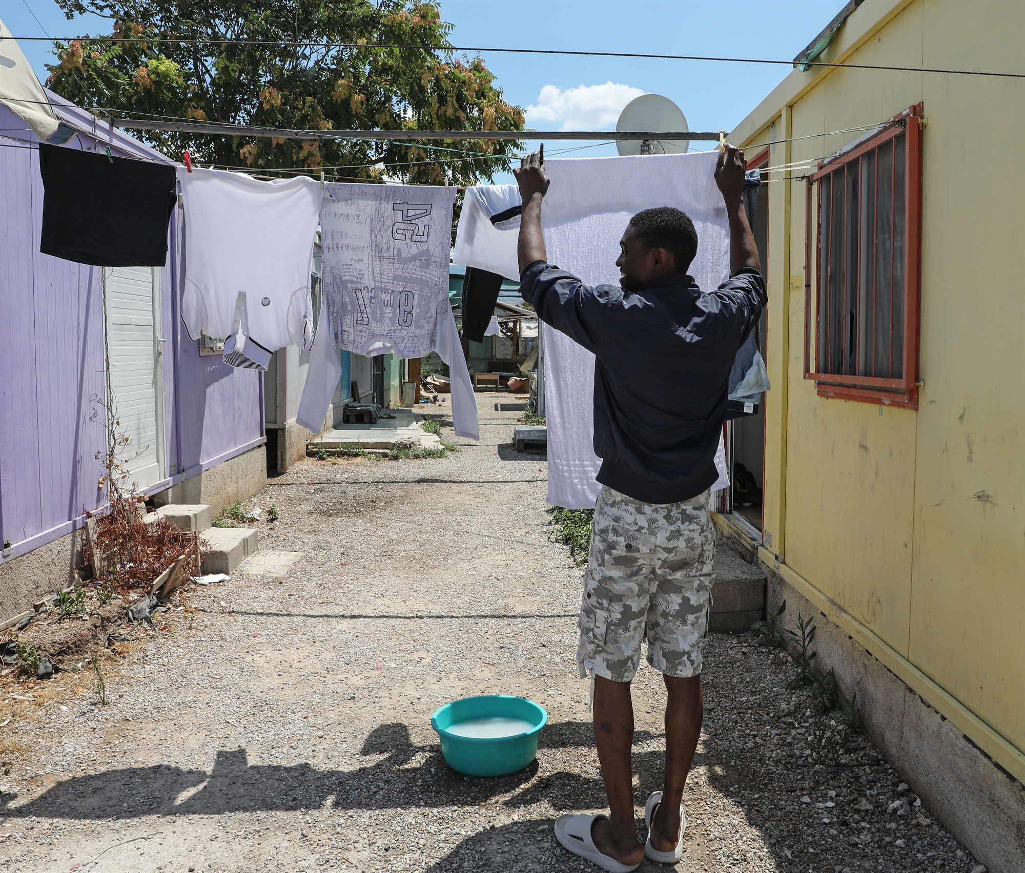 Μεταναστευτικό: Ο Ελαιώνας έκλεισε τον κύκλο του – Οδοιπορικό της «Κ» στον καταυλισμό-2