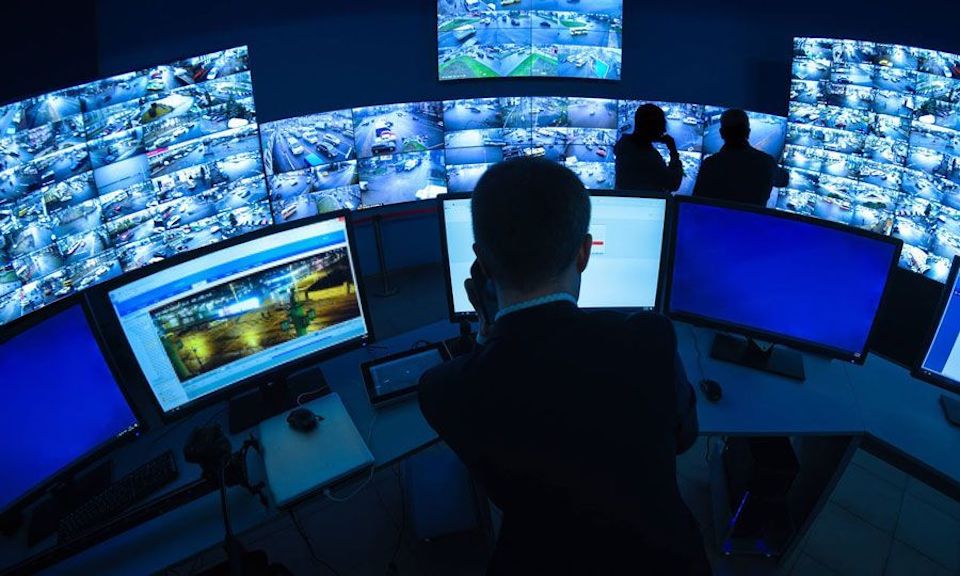 βάζουν-στο-κάδρο-των-παρακολουθήσεων-561992092