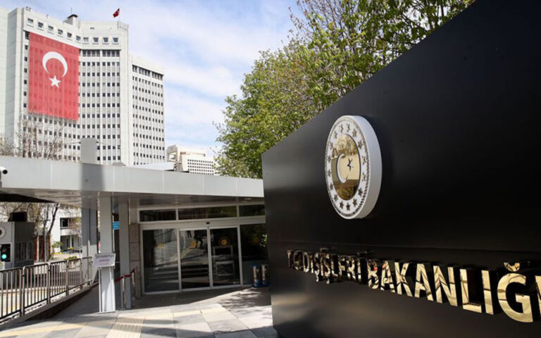 έντονες-αντιδράσεις-άγκυρας-για-την-π-562016554