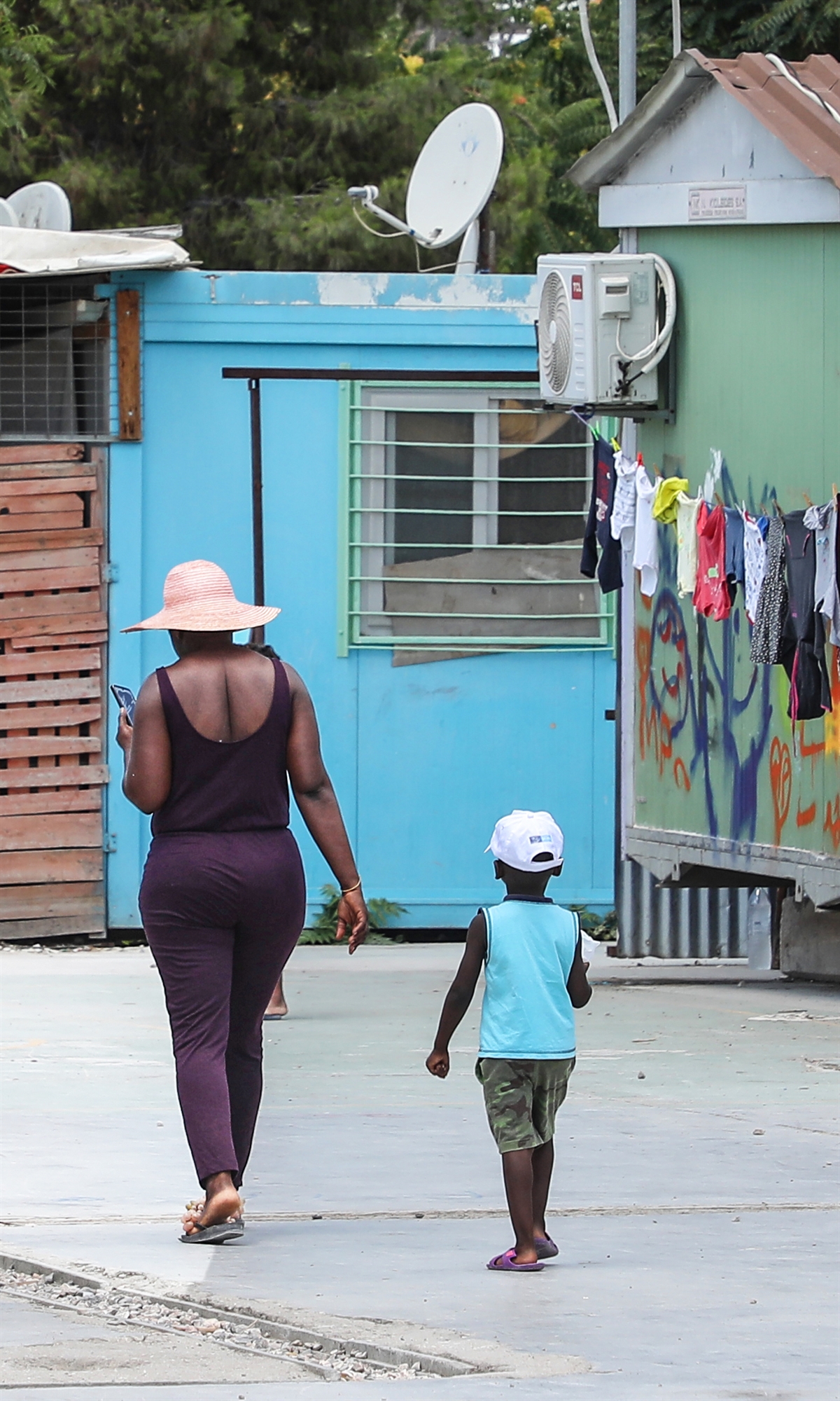 Μεταναστευτικό: Ο Ελαιώνας έκλεισε τον κύκλο του – Οδοιπορικό της «Κ» στον καταυλισμό-1