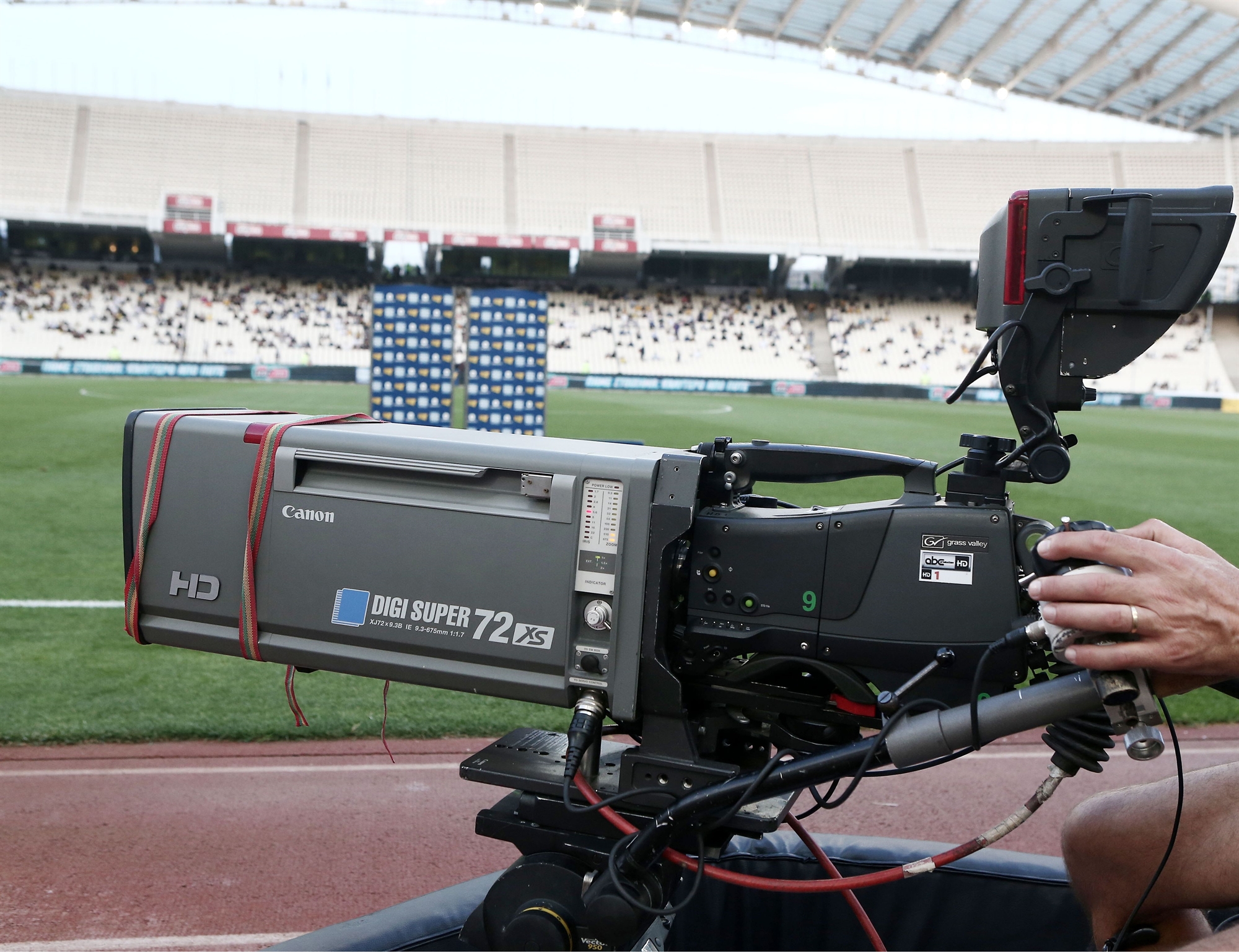 η-αναζήτηση-έτοιμων-εσόδων-και-η-tv-562006261