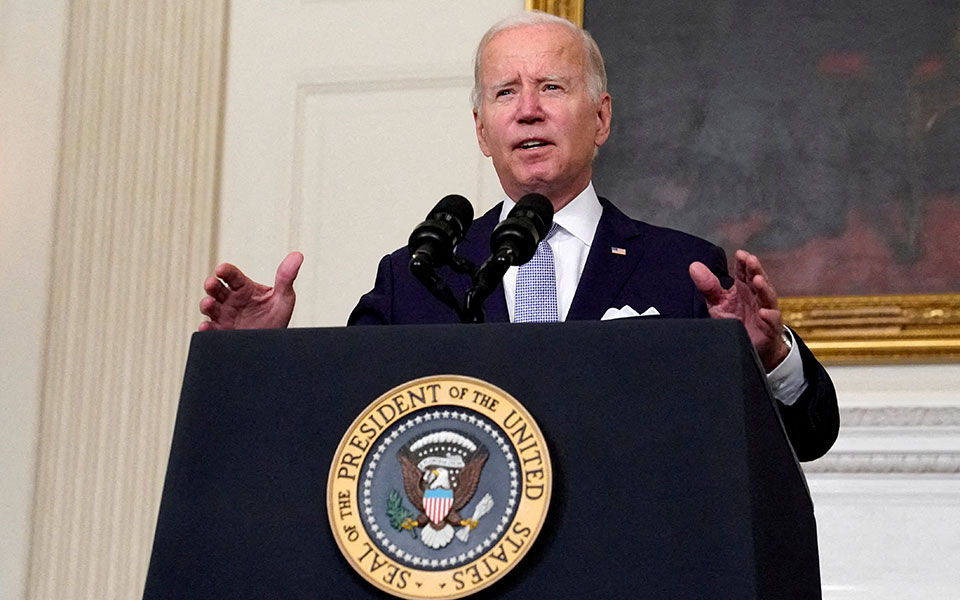 ηπα-ο-τζο-μπάιντεν-υπογράφει-νομοσχέδ-561999364