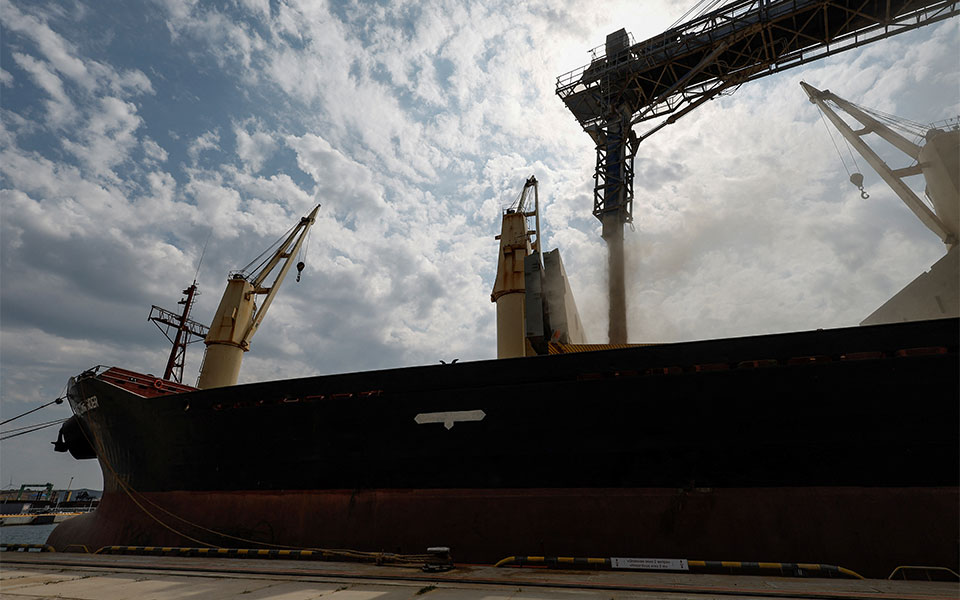 ουκρανία-αναχώρησε-το-πρώτο-πλοίο-με-σ-562000423