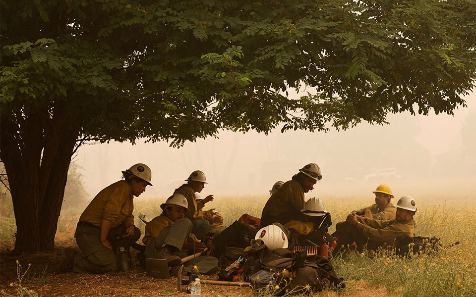 ηπα-δύο-νεκροί-από-τη-μεγάλη-πυρκαγιά-σ-561982720