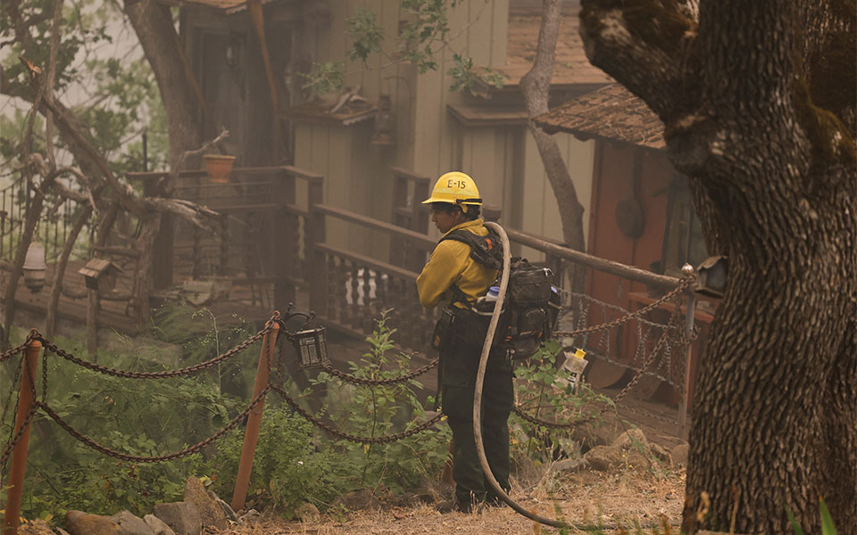 ΗΠΑ: Δύο νεκροί από τη μεγάλη πυρκαγιά στην Καλιφόρνια-2