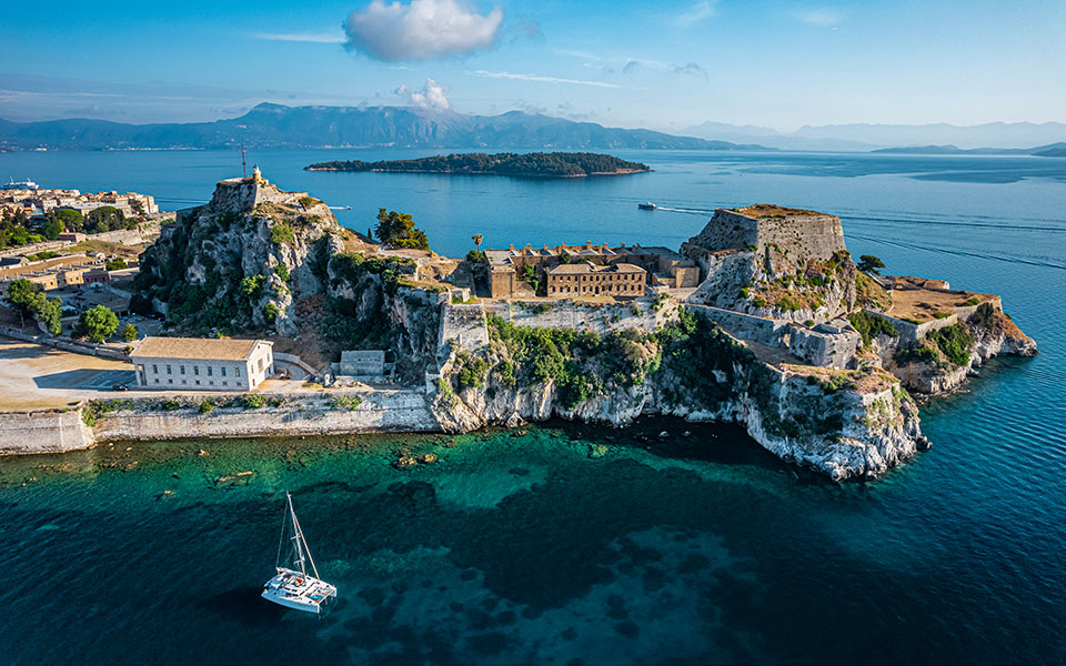 κέρκυρα-ηρωική-βουτιά-από-γιαγιά-σε-πη-562021144