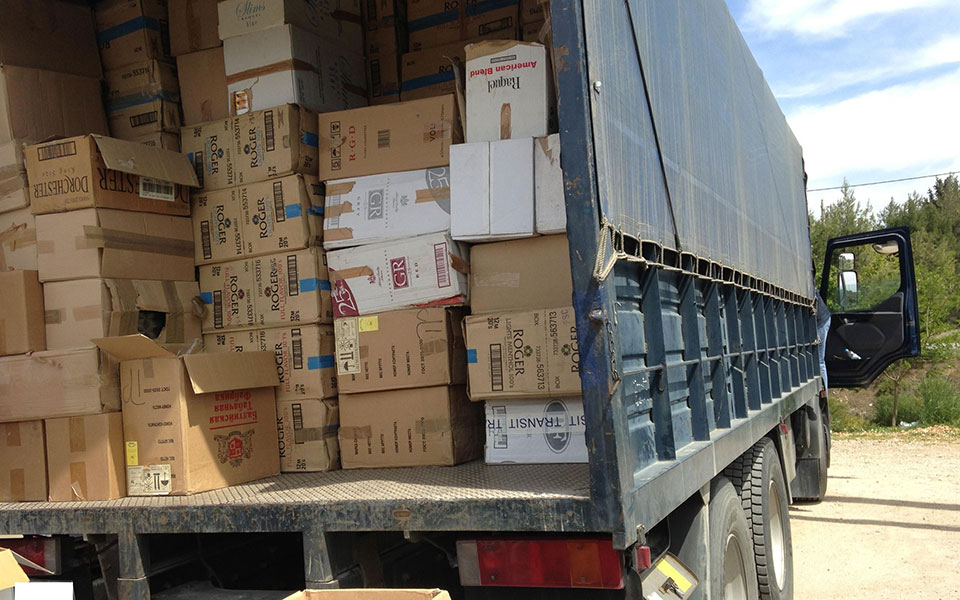 λαθραία-τσιγάρα-η-ελλάδα-έχασε-604-εκατ-τ-561988129