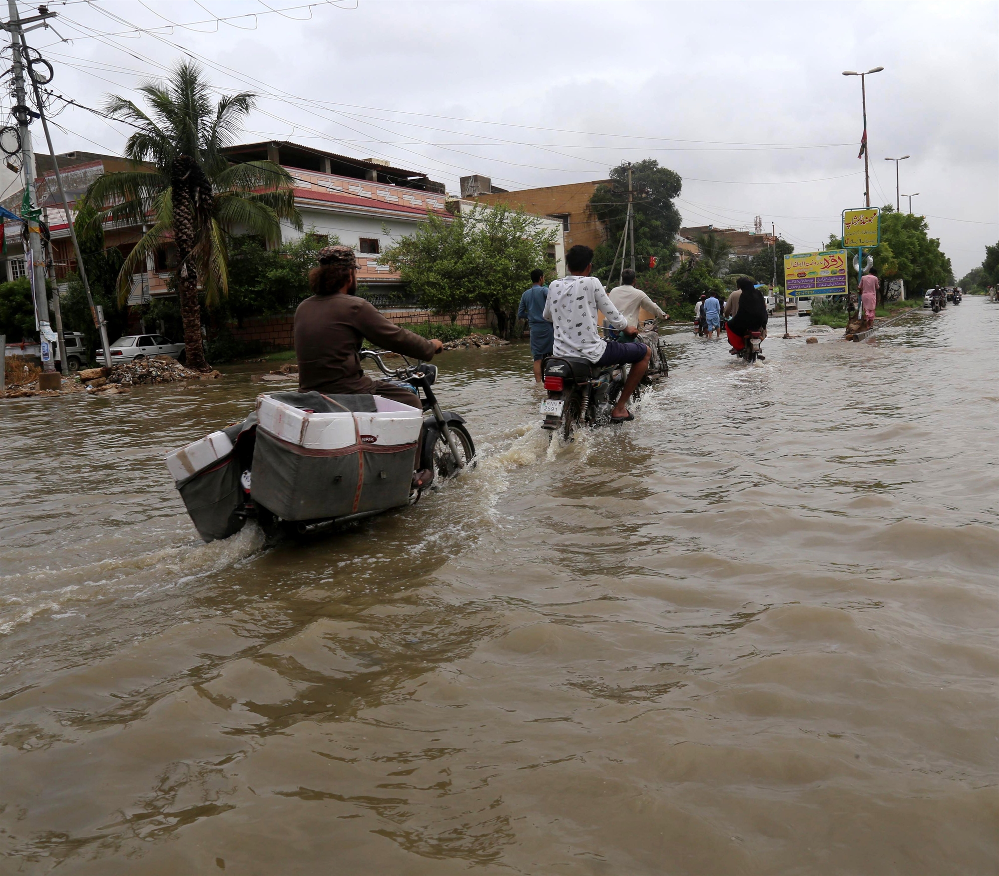 στο-έλεος-της-βροχής-το-πακιστάν-562004173