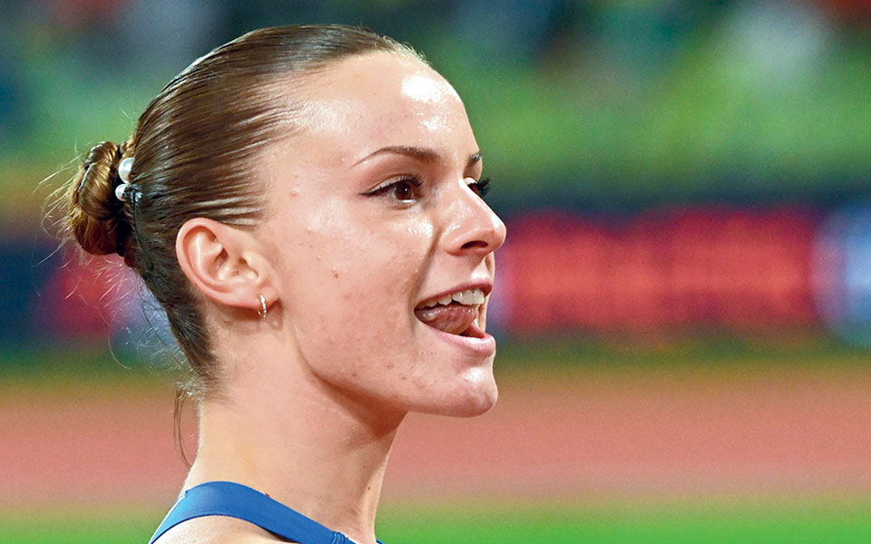 ο-προπονητής-της-ελίνας-τζένγκο-στην-562009369