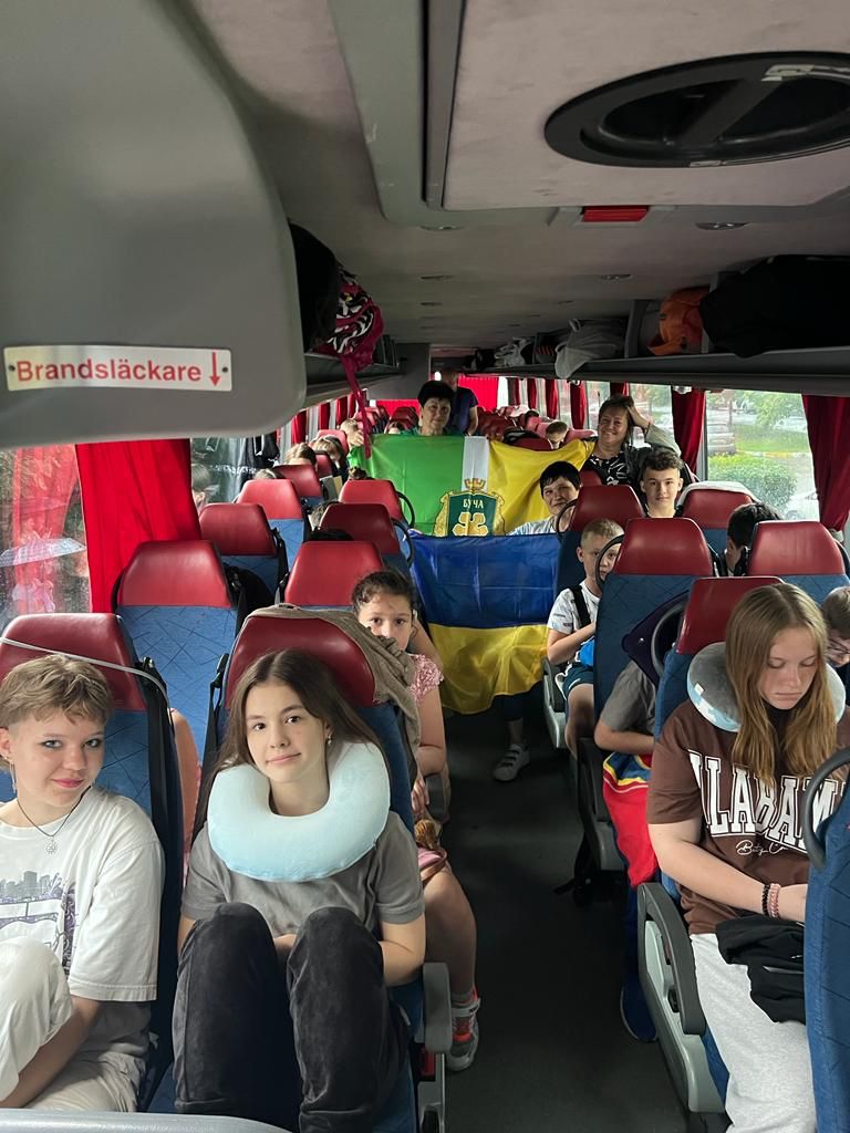 μια-ελληνική-αγκαλιά-για-καταφύγιο-561993982