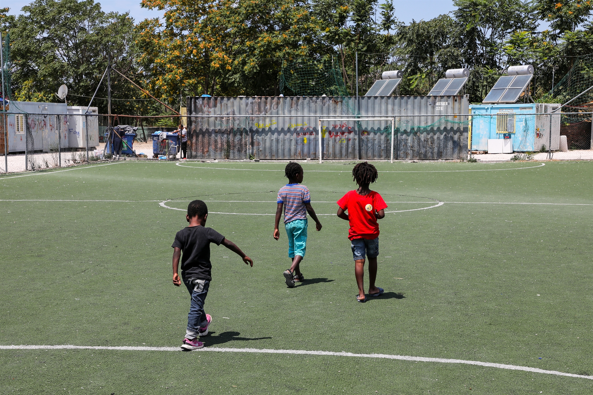 Μεταναστευτικό: Ο Ελαιώνας έκλεισε τον κύκλο του – Οδοιπορικό της «Κ» στον καταυλισμό-4
