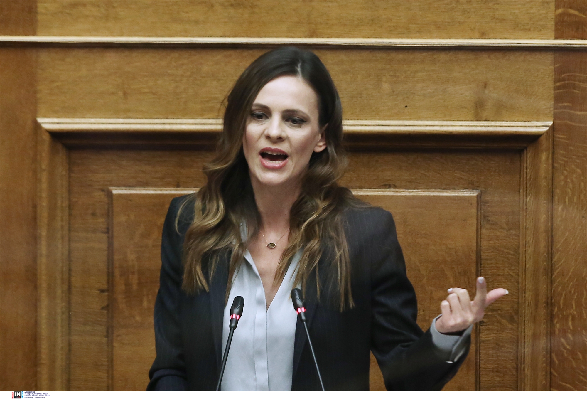 επιστροφή-στην-οικονομία-με-το-βλέμμα-562013311