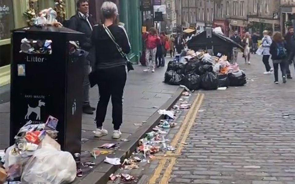 εδιμβούργο-πνίγεται-στα-σκουπίδια-562010086